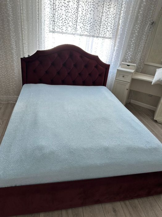 Двухспальная кровать