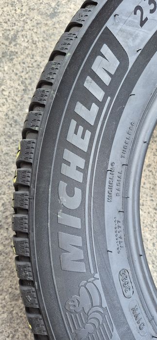 2 anvelope M+S Michelin 235/60/17,dot 2022.Pretul este pe bucata.