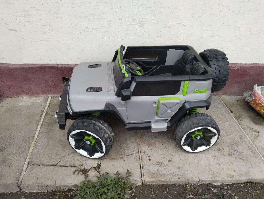 Машина джип с пультом