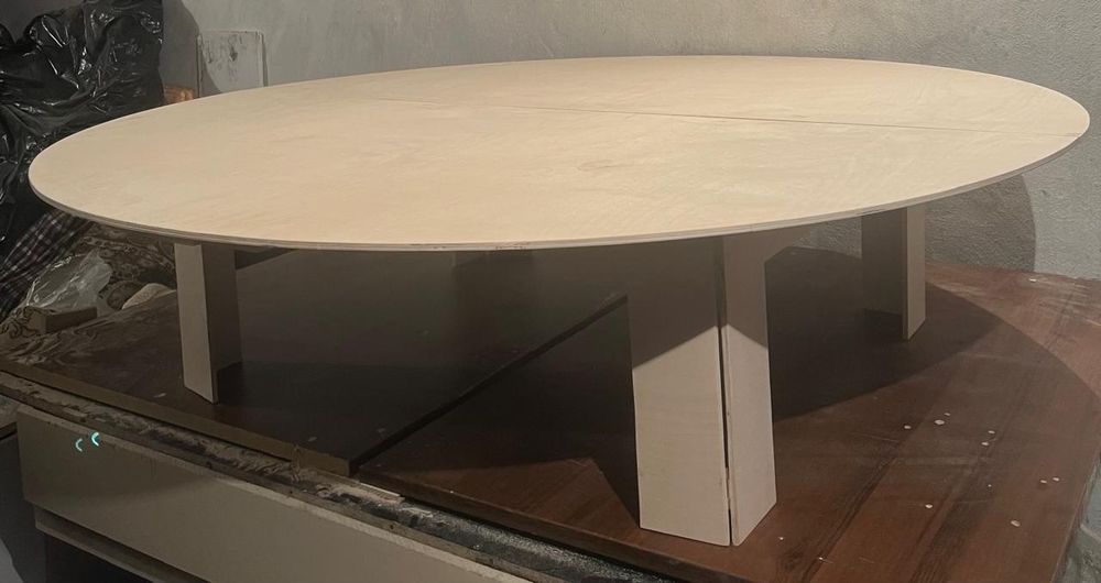 Продается круглый стол