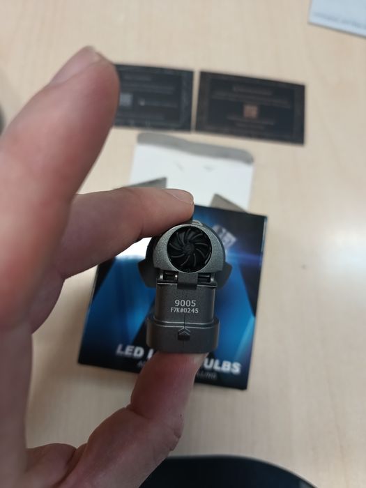 Vând becuri led H7 și HB3Novsight 70W  18000LM