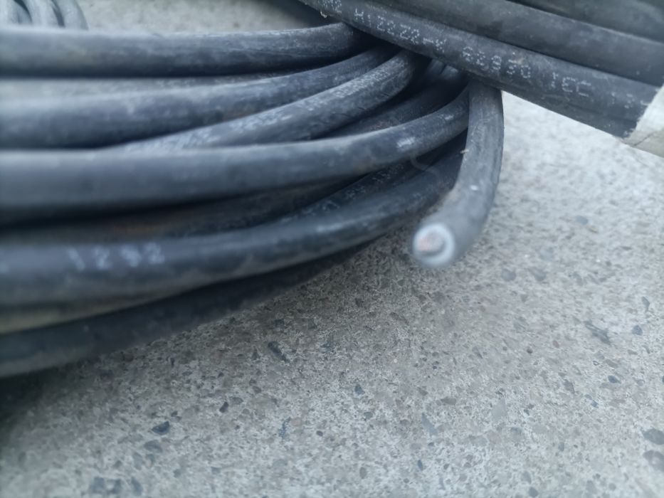 Cablu de 4 mm special pt a fi utilizat în instalații fotovoltaice.