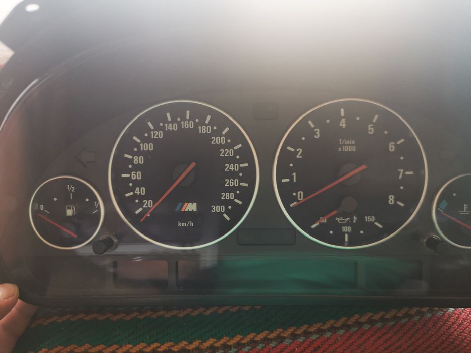 Приборная панель е39 м5