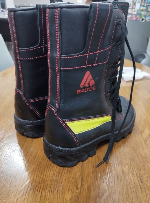 Немски пожарникарски боти