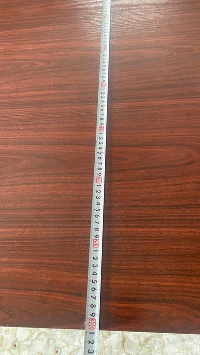 Продам стол для гостиной