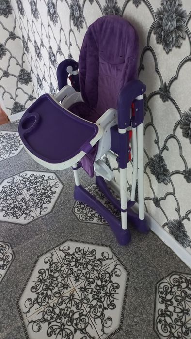 Детский стол для кормление