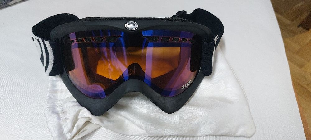 Продавам ски  HEAD