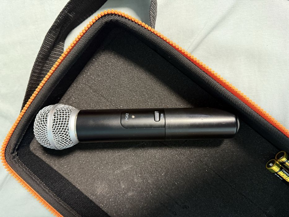 Shure SM58 Wireless – Безжичен ръчен микрофон с приемник (комплект)