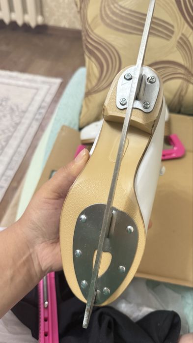 Коньки новые для девочки