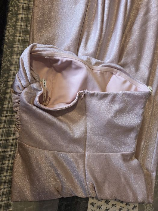 Продавам дъгла рокля