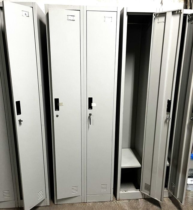 Метални гардероби / шкафчета за работни дрехи