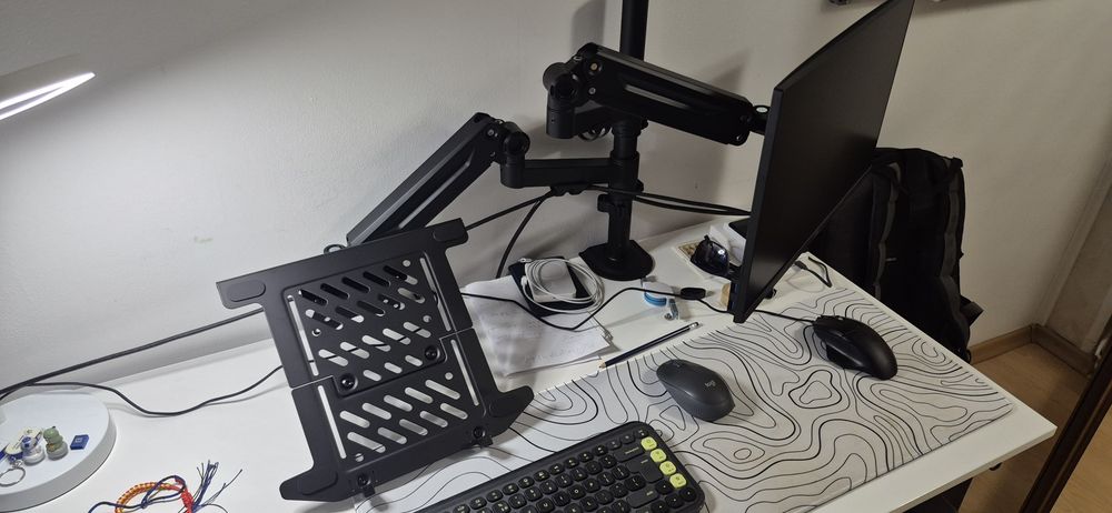 Suport / consolă pentru monitor și laptop