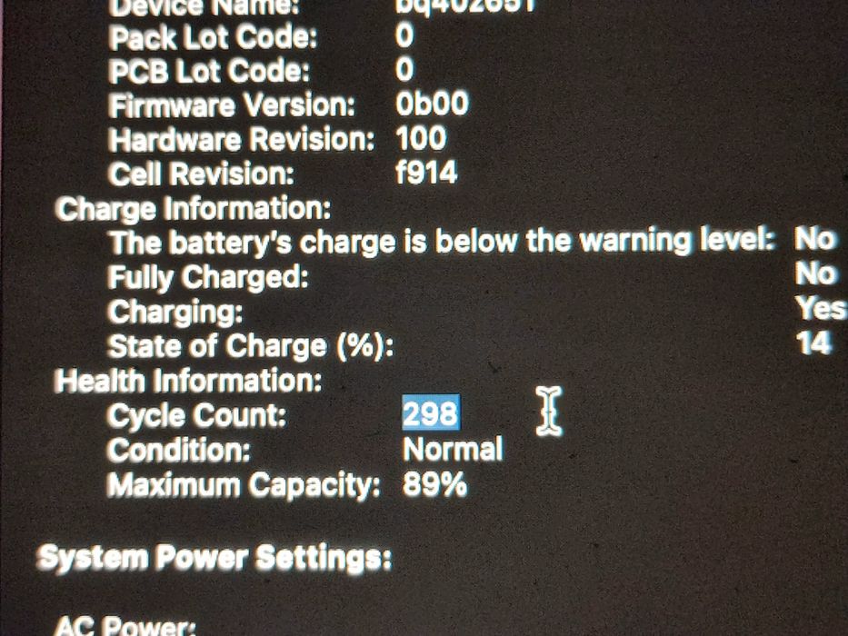 MacBook M3, 256, 8. 13 inch.