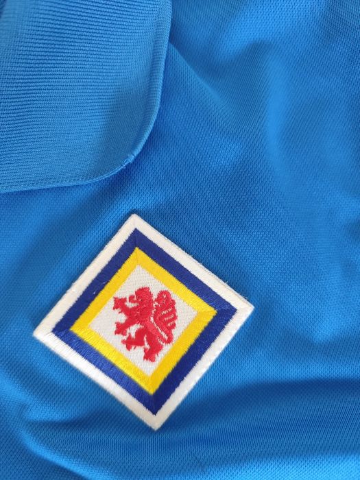 Продавам фланелка на PUMA на Eintracht Braunschweig