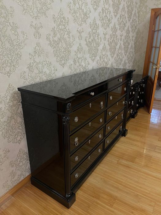 Комод и прикроватные тумбочки