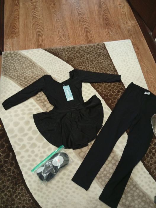 Продам спортивные костюмчики для девочек.