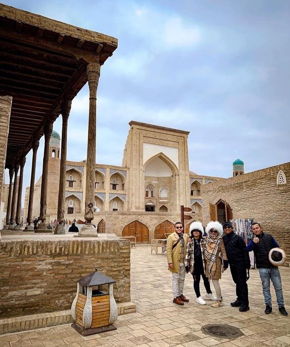 Сопровождение туристов и гостей Экскурсии и туры по городам Узбекистан