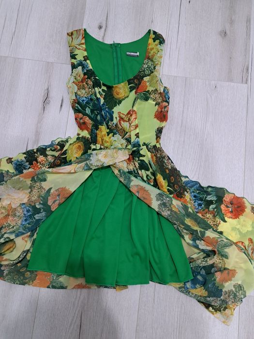 Rochie vaporoasa din voal