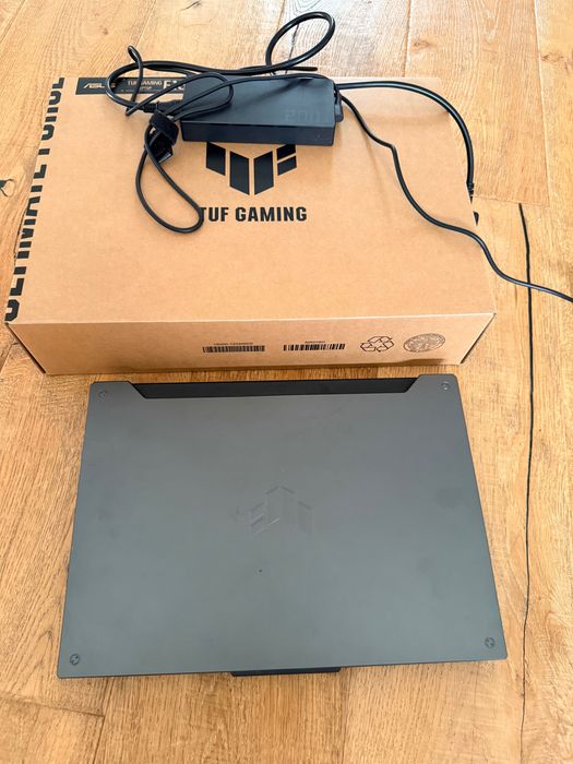 laptop gaming ASUS TUF Gaming F15 (model FX507ZC4), culoare Mecha Gray, în stare impecabilă de funcționare și estetică.GARANȚIE VALABILĂ