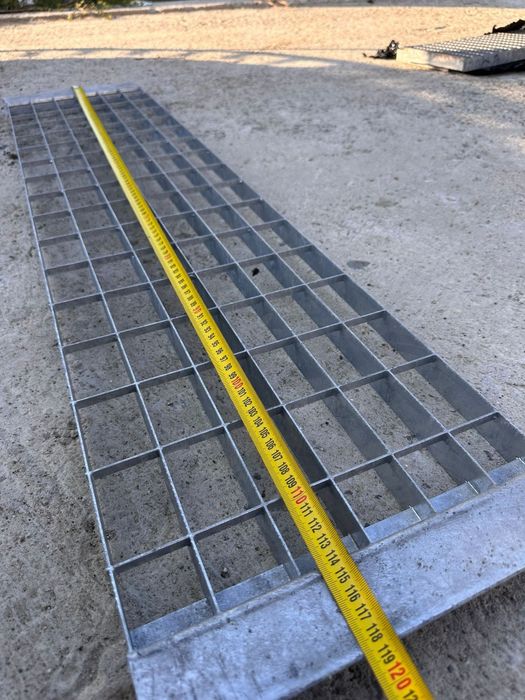 Trepte zincate 118x24