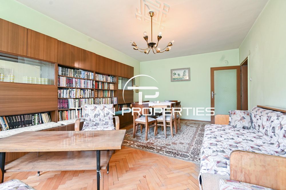 Тристаен за продажба в кв. Сухата река