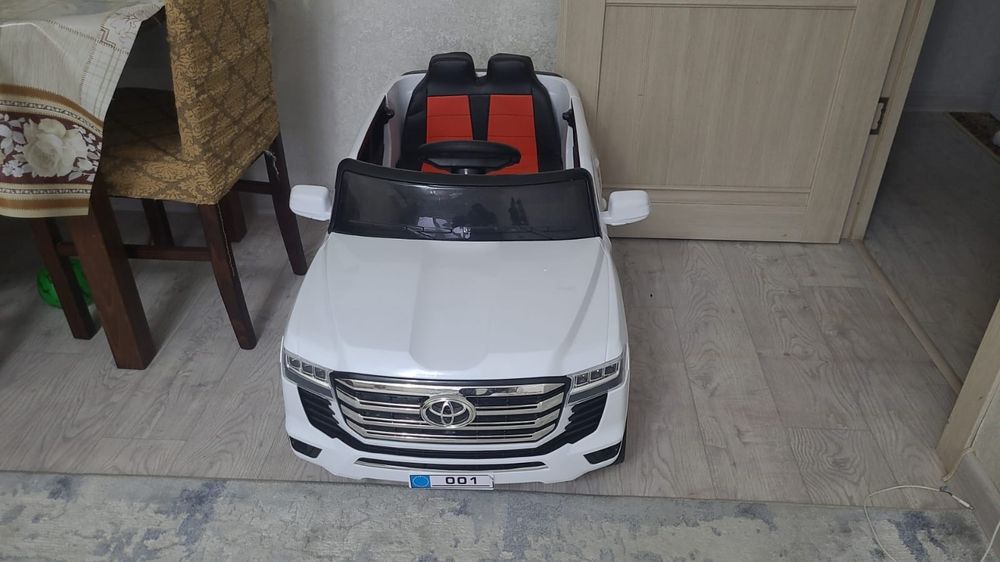 Продам детскую машинку в отличном состоянии