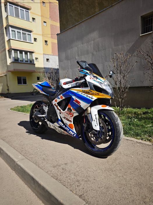 Suzuki gsxr k6 600 (NU RASPUND PE OLX)!