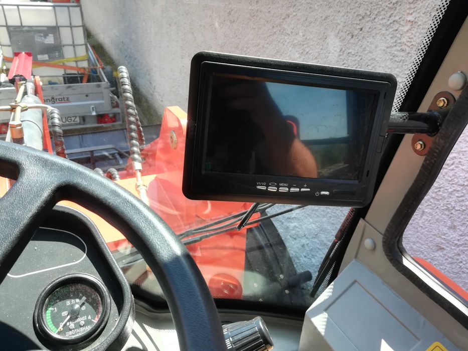 Incarcator frontal Nou, 1,5t capacitate de ridicare