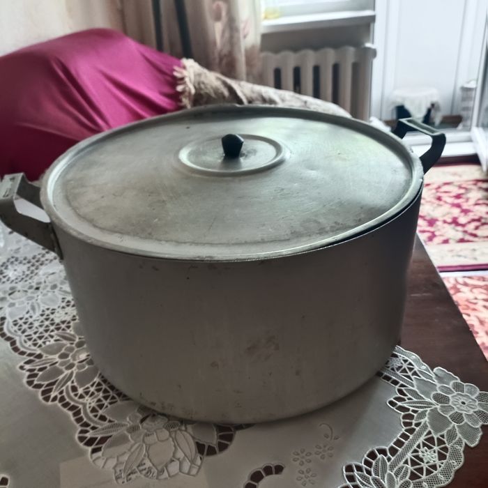 Продаётся аллюминиевая кастрюля