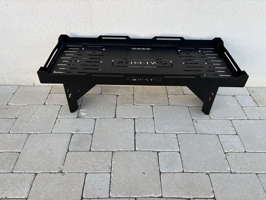 Suport multifunctional pentru accesorii pe roata de rezerva