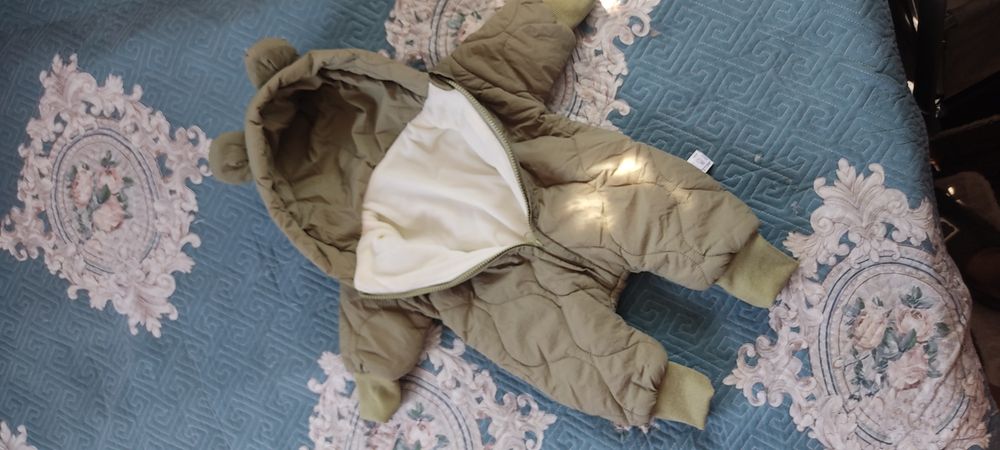 Продам детские комбинезоны