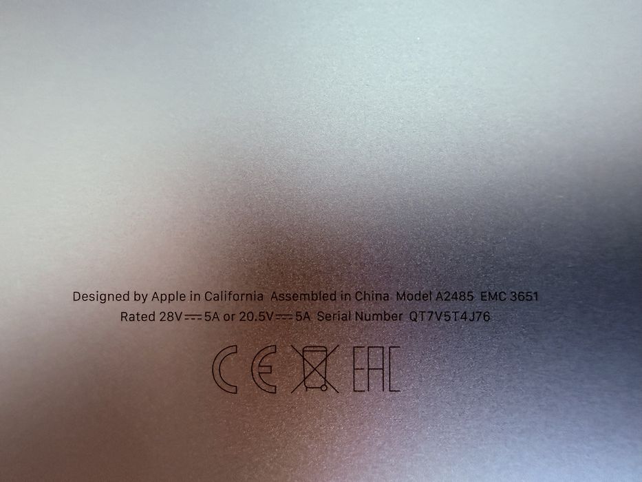 Vând Apple MacBook Pro 16" (2021) - M1 Pro / 32GB RAM / 512GB SSD