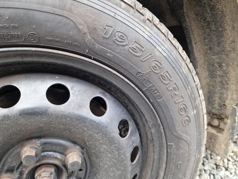 Jante set roti tabla cu anvelope M+S 195/65/16C Opel Vivaro