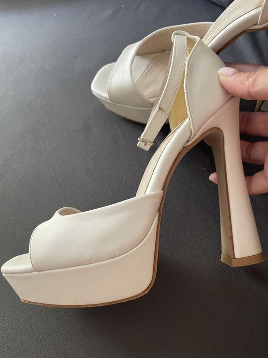 Vand sandale mireasa, marimea 36