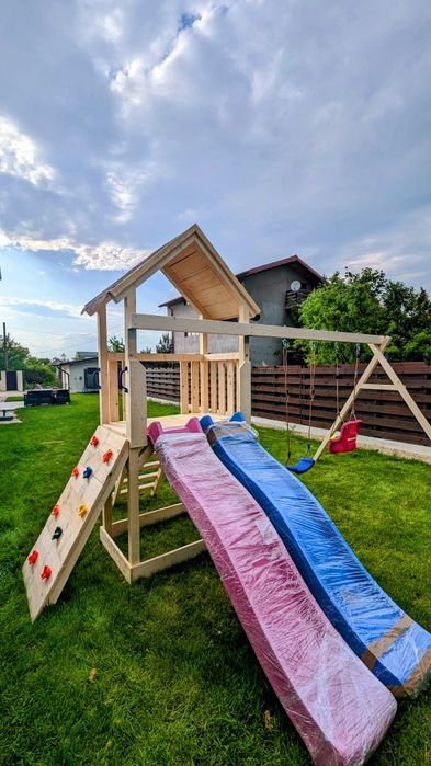 Loc de joaca, casuta, tobogan, nisipar, leagan