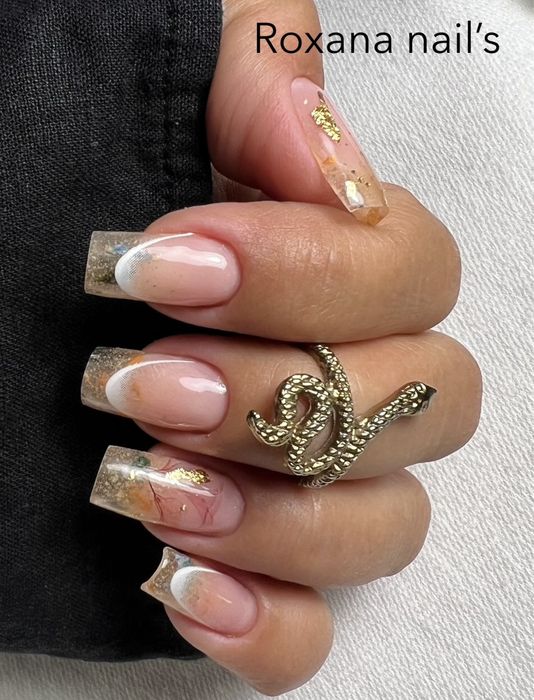 Unghii cu gel , semipermanenta , tips reutilizabil.