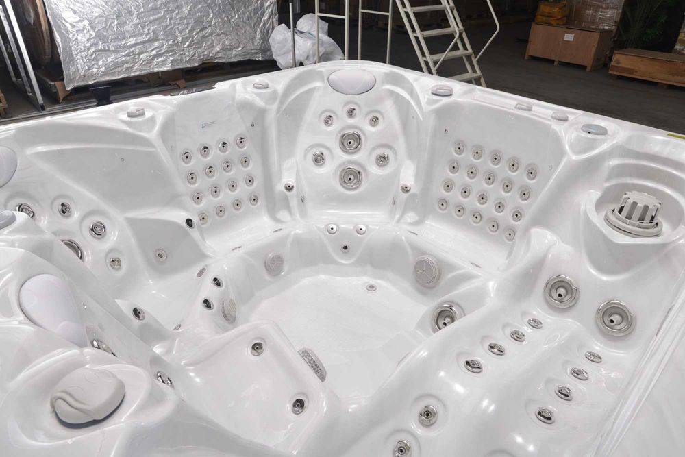 Jacuzzi exterior 6 persoane Visoli cu Ozone  Nou!