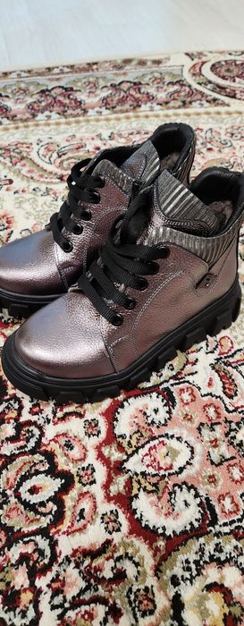 Продам обувь детская