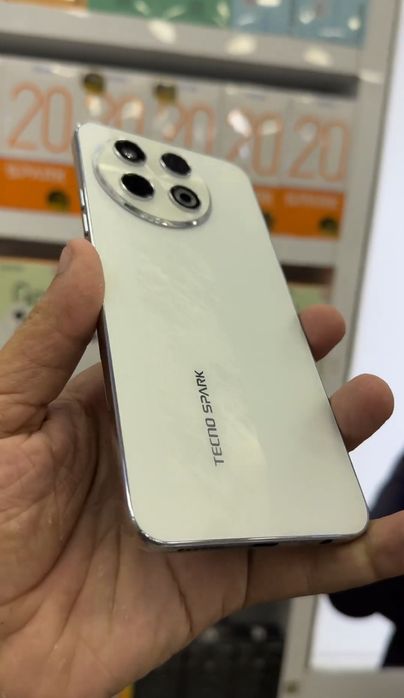 Srochna Tecno Spark 30 pro telefonni sotiladi.