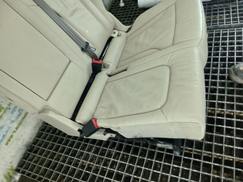 Bancheta stanga spate Audi Q5 8R (2008 - 2012)