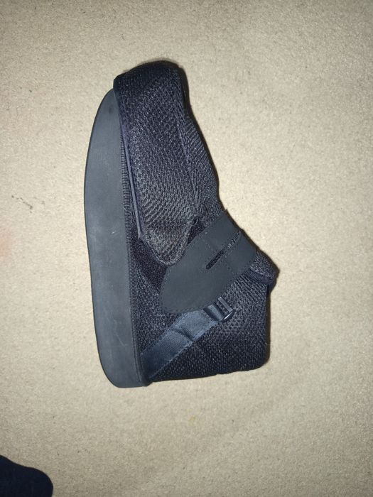 Продам Ботинок Барука