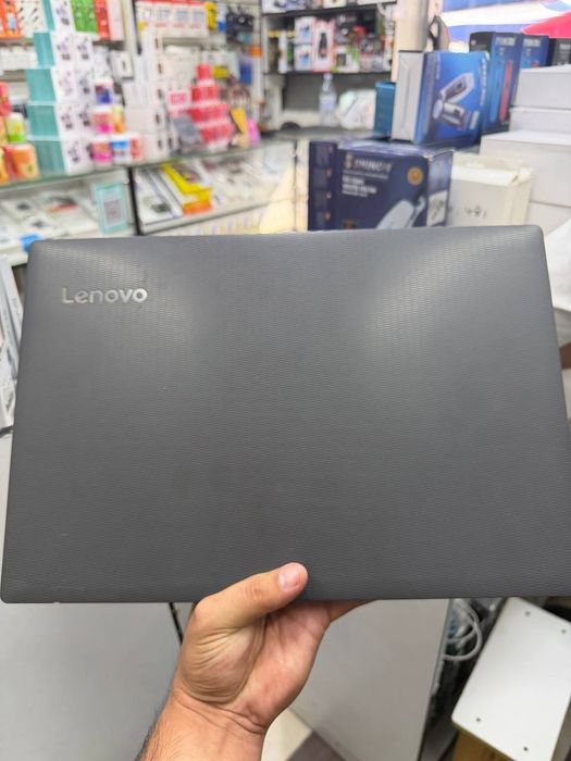 Notebook Lenovo yaxwi holatta