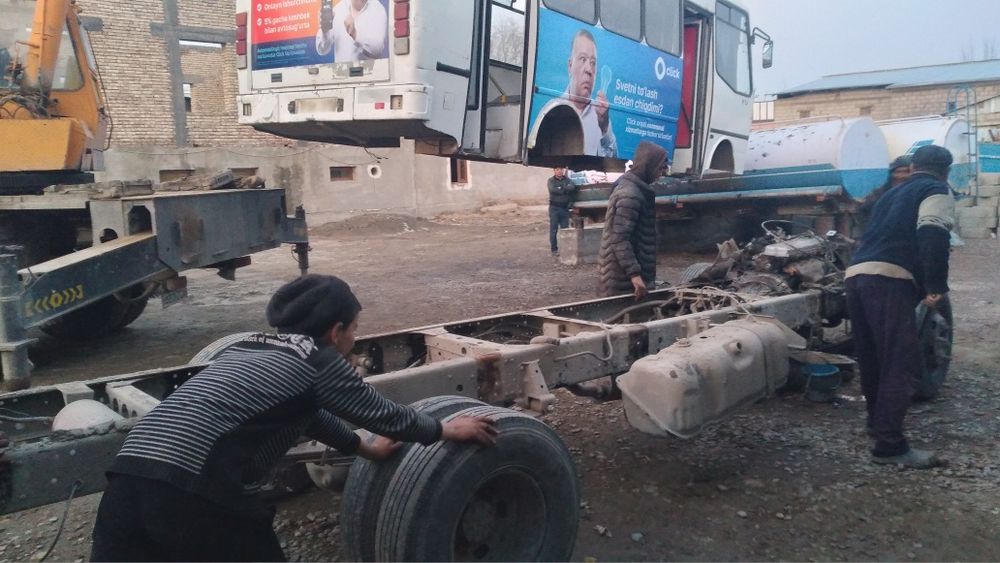 Исузи  автобус кузфи  сидениялари  ва матори сотилади