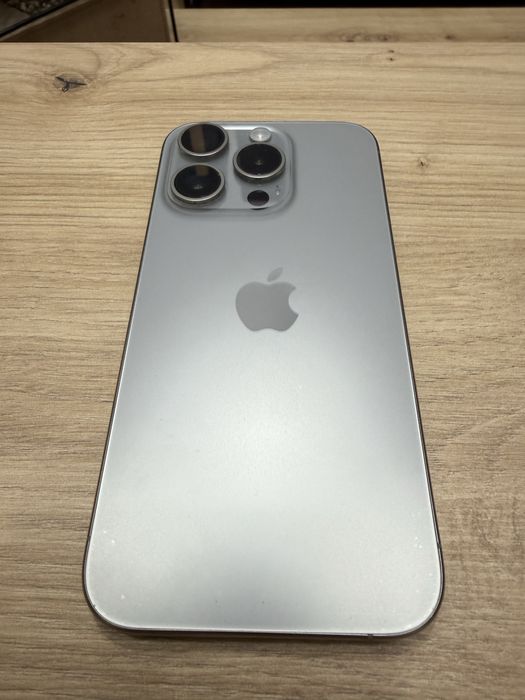 Заглавие: iPhone 15 Pro 256GB Natural Titanium / 87% Battery / Кутия + Кабел
