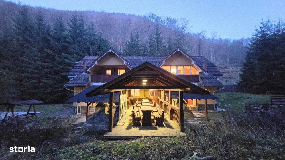 Casa/Pensiune,doua imobile „intr-unul singur” de vanzare,Bratca