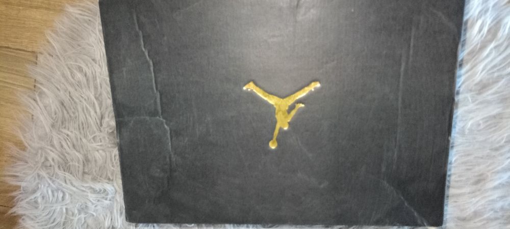 Jordan aura max 4 (citiți descrierea)