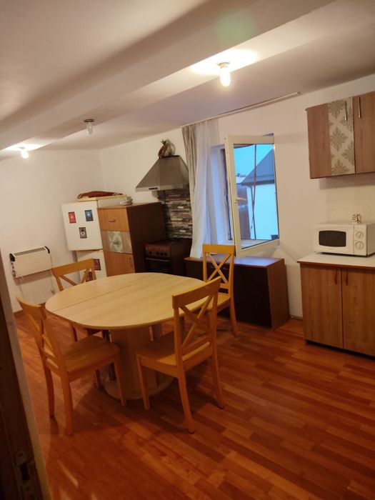Inchiriez apartament