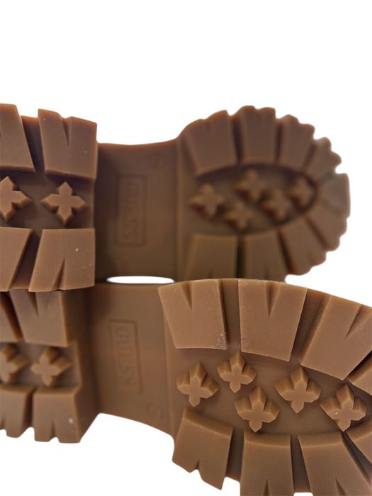 Чисто нови боти Guess