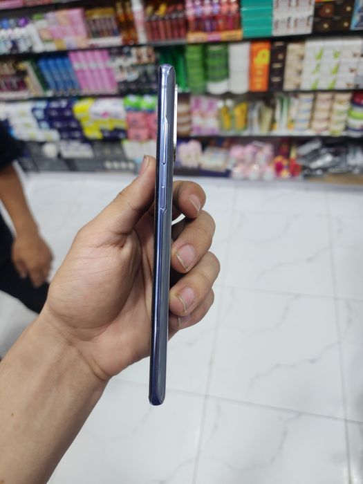 Samsung galaxy s20 plus sotiladi