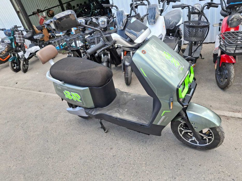 Электроскутер маневренный